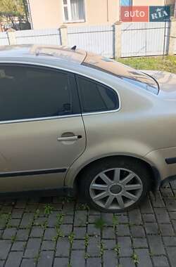 Седан Volkswagen Passat 2001 в Івано-Франківську