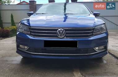 Седан Volkswagen Passat 2016 в Києві