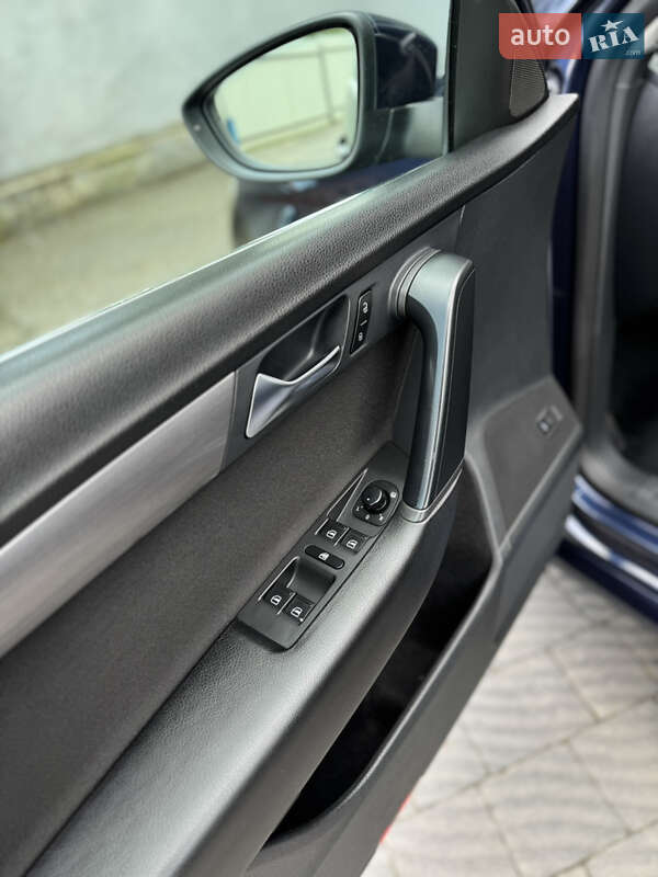 Универсал Volkswagen Passat 2011 в Львове фото 23 Универсал Volkswagen Passat 2011 в Львове