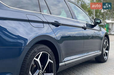 Універсал Volkswagen Passat 2021 в 