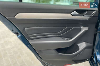Універсал Volkswagen Passat 2021 в 