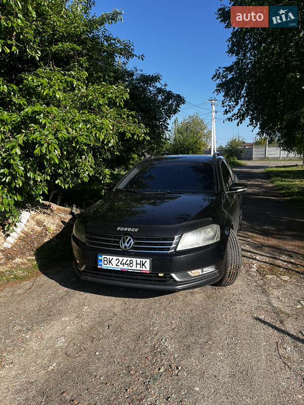 Універсал Volkswagen Passat 2011 в Березному