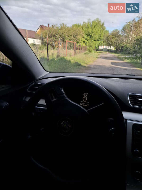 Універсал Volkswagen Passat 2011 в Березному