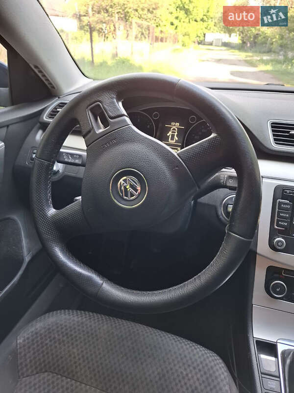 Універсал Volkswagen Passat 2011 в Березному