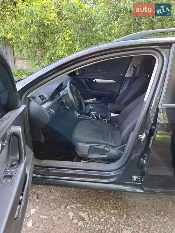 Універсал Volkswagen Passat 2011 в Березному