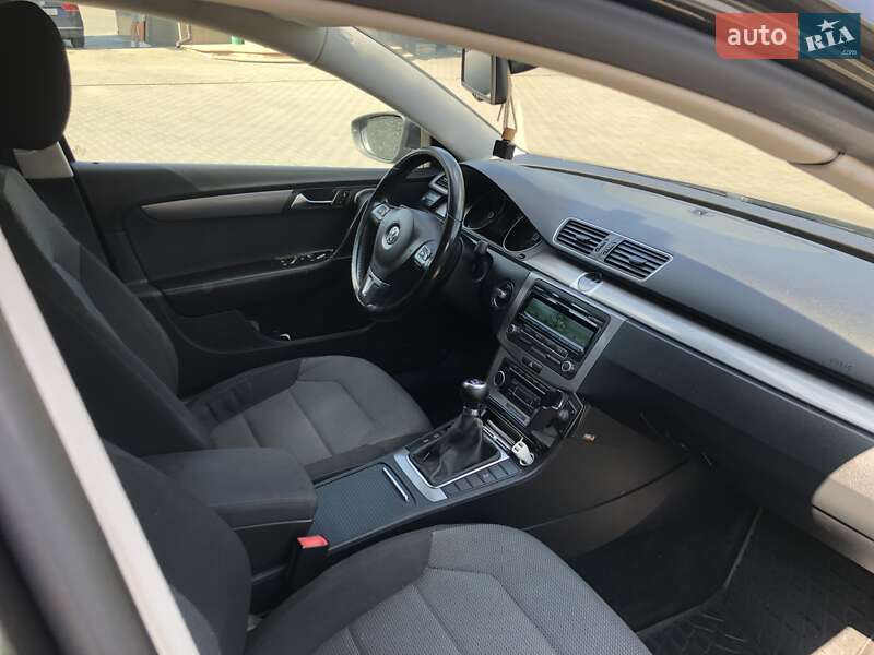 Универсал Volkswagen Passat 2011 в Подволочиске