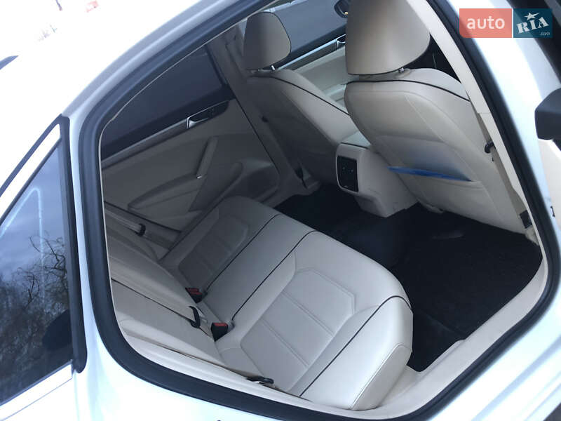 Седан Volkswagen Passat 2016 в Василькове
