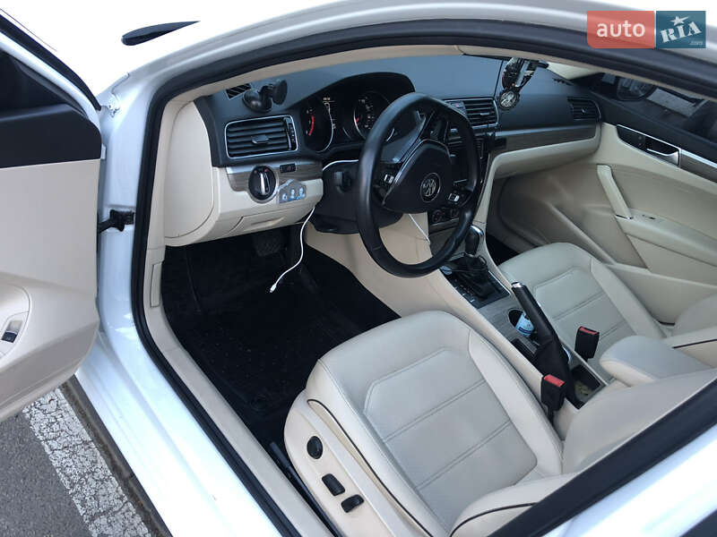 Седан Volkswagen Passat 2016 в Василькове