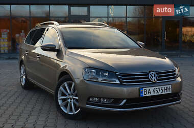 Універсал Volkswagen Passat 2011 в Хмельницькому