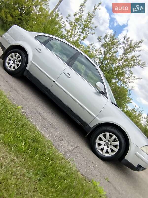 Седан Volkswagen Passat 2005 в Пирятине