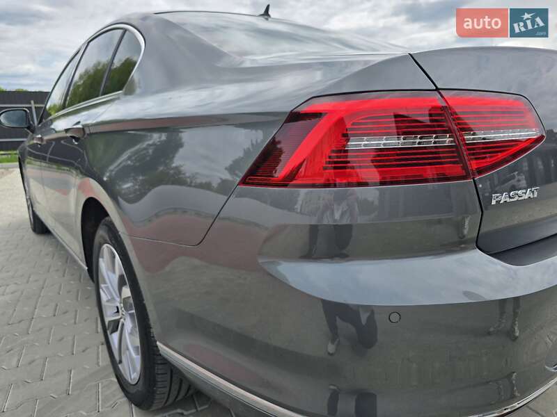 Седан Volkswagen Passat 2016 в Ковелі