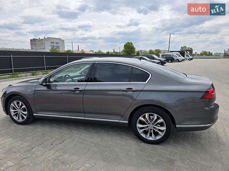Седан Volkswagen Passat 2016 в Ковелі