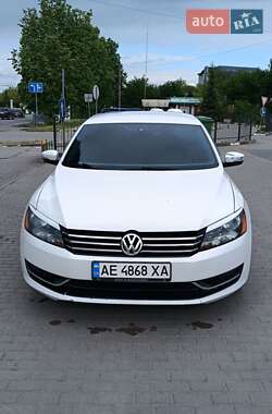 Седан Volkswagen Passat 2013 в Ивано-Франковске