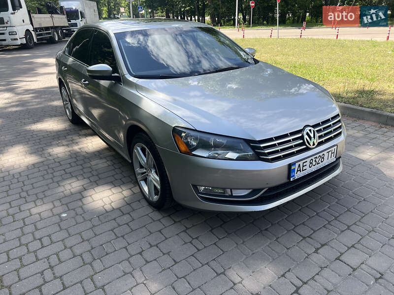 Седан Volkswagen Passat 2013 в Києві