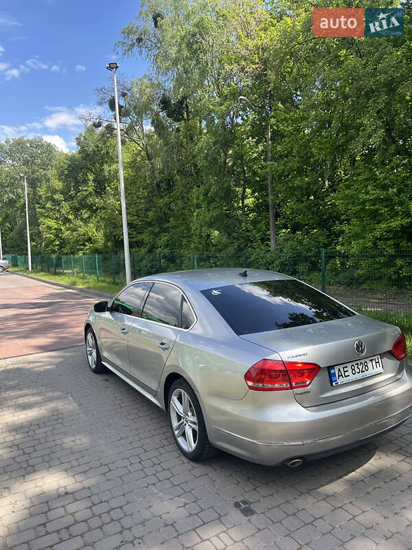 Седан Volkswagen Passat 2013 в Києві