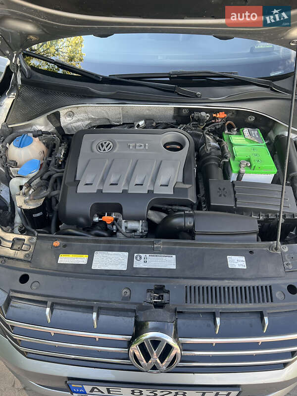 Седан Volkswagen Passat 2013 в Києві