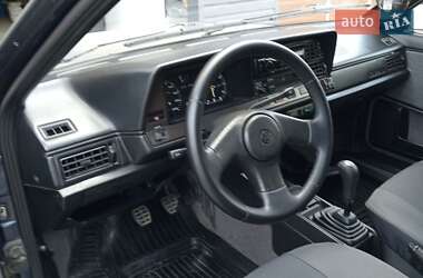 Хэтчбек Volkswagen Passat 1987 в Черновцах