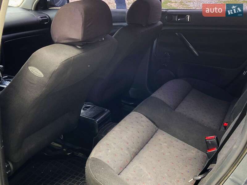 Седан Volkswagen Passat 1998 в Калуші