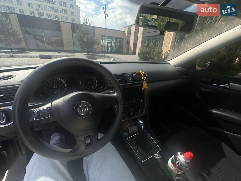 Седан Volkswagen Passat 2011 в Хмельницькому
