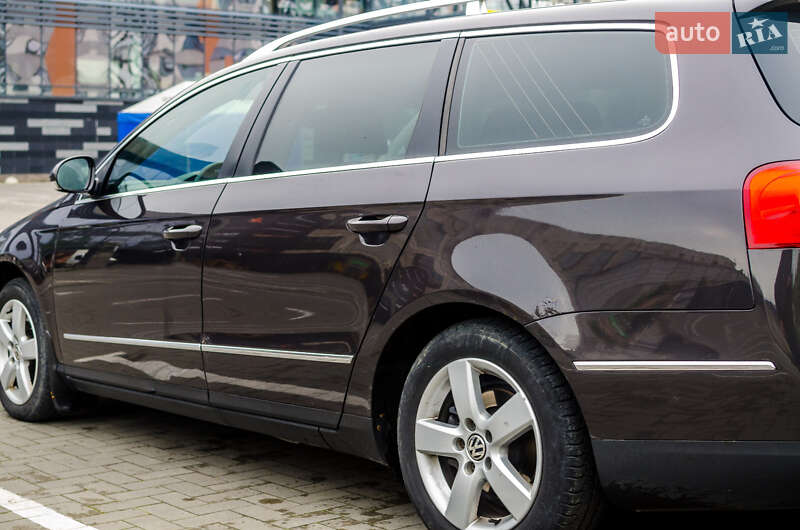 Універсал Volkswagen Passat 2010 в Івано-Франківську