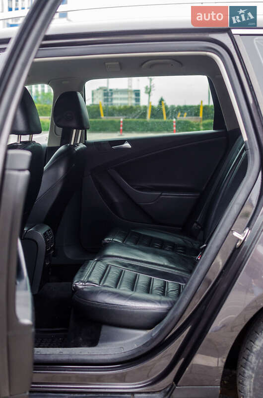 Універсал Volkswagen Passat 2010 в Івано-Франківську