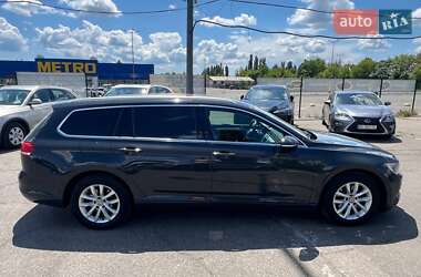 Універсал Volkswagen Passat 2015 в 
