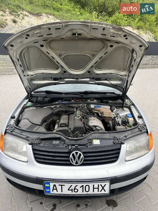 Седан Volkswagen Passat 1997 в Галичі