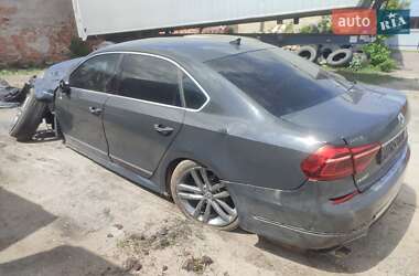 Седан Volkswagen Passat 2016 в Львове