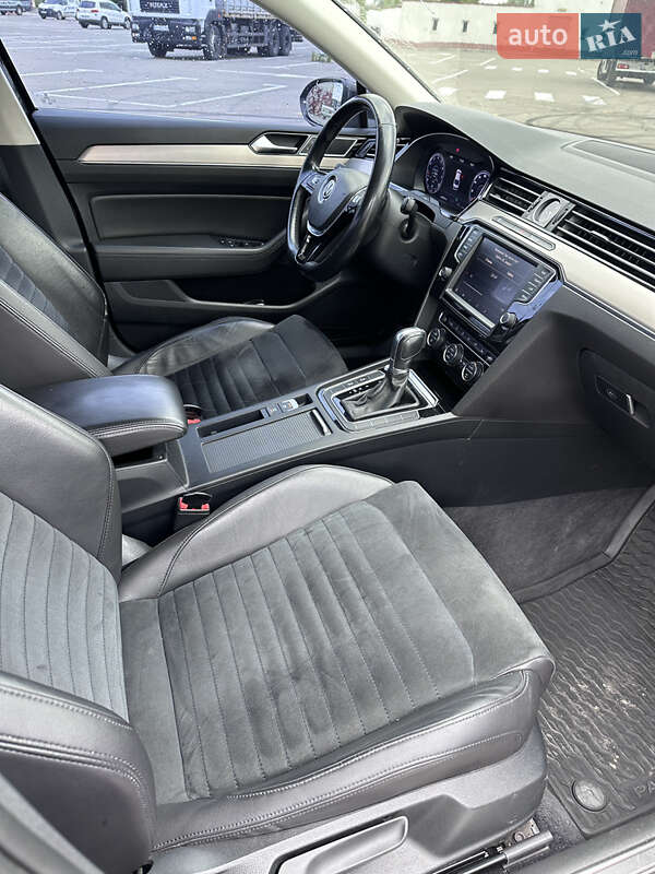 Седан Volkswagen Passat 2015 в Києві фото 6 Седан Volkswagen Passat 2015 в Києві