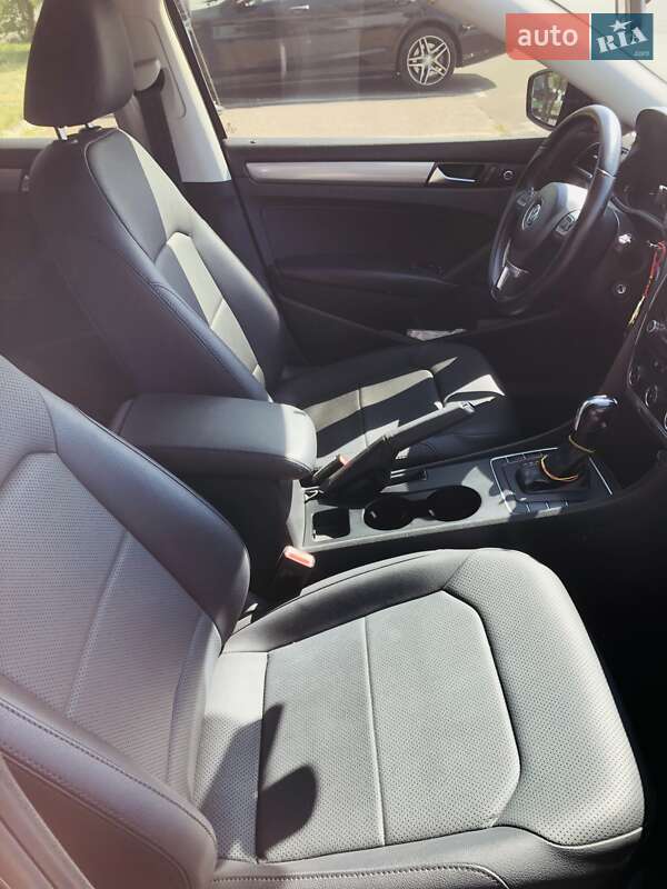 Седан Volkswagen Passat 2013 в Одессе