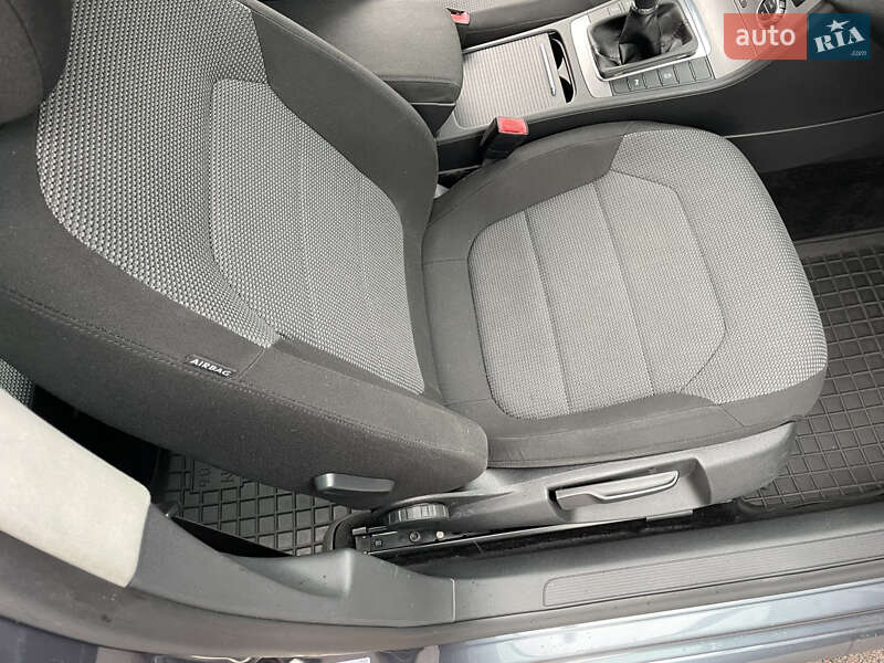 Универсал Volkswagen Passat 2013 в Киеве