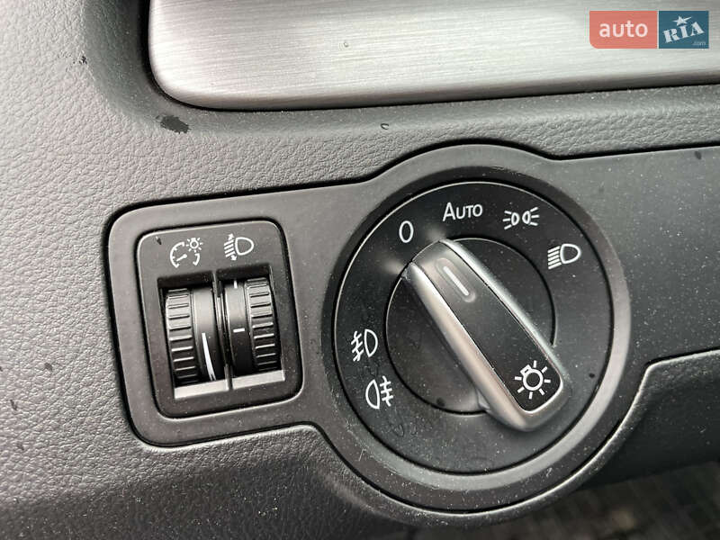 Универсал Volkswagen Passat 2013 в Киеве