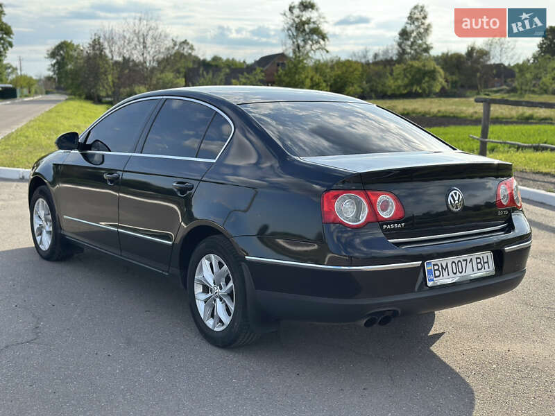 Седан Volkswagen Passat 2010 в Ромнах