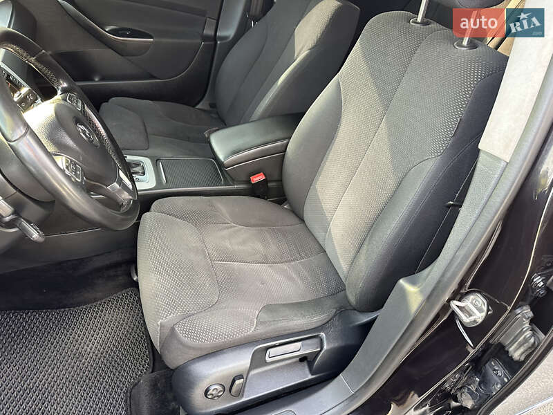 Седан Volkswagen Passat 2010 в Ромнах