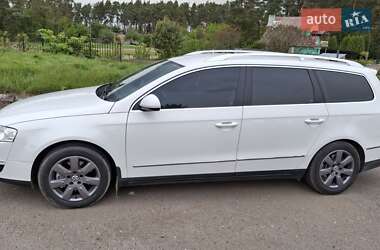 Універсал Volkswagen Passat 2010 в 
