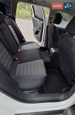 Універсал Volkswagen Passat 2010 в 