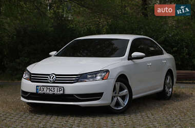 Седан Volkswagen Passat 2012 в Харкові