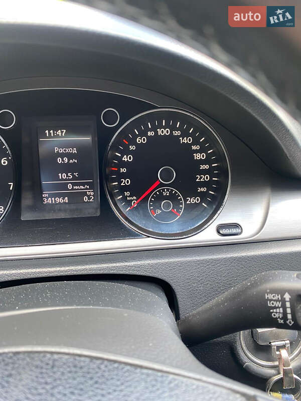 Универсал Volkswagen Passat 2012 в Тернополе