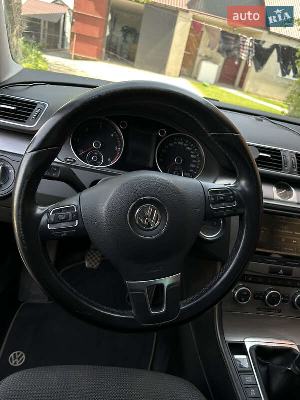 Универсал Volkswagen Passat 2012 в Нововолынске фото 16 Универсал Volkswagen Passat 2012 в Нововолынске