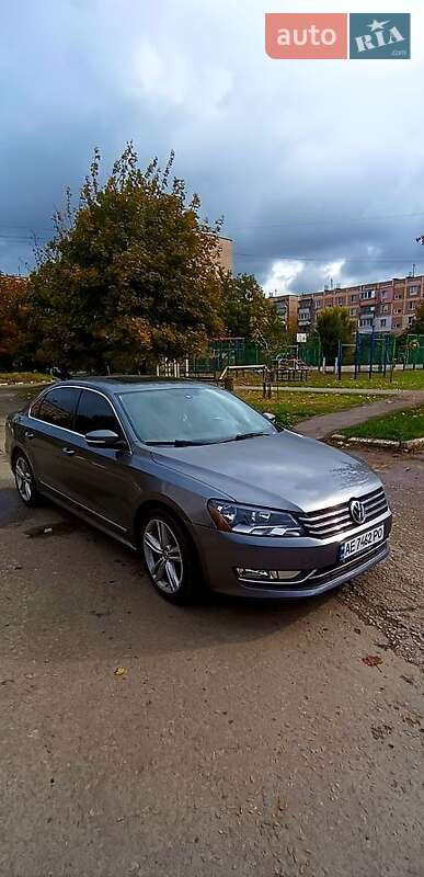 Седан Volkswagen Passat 2015 в Нікополі
