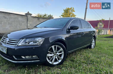 Седан Volkswagen Passat 2012 в Рудки