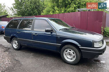 Універсал Volkswagen Passat 1990 в 