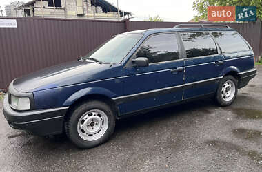 Універсал Volkswagen Passat 1990 в 