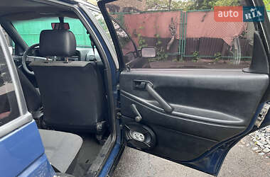 Універсал Volkswagen Passat 1990 в 