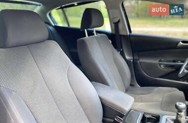 Седан Volkswagen Passat 2009 в 