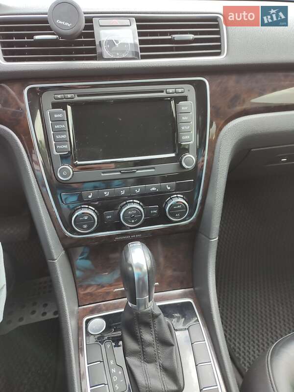 Седан Volkswagen Passat 2014 в Киеве