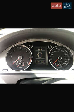 Універсал Volkswagen Passat 2011 в 