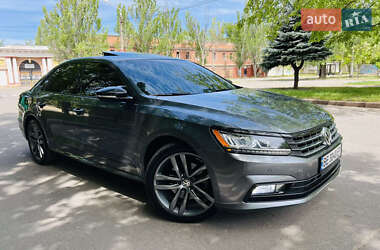 Седан Volkswagen Passat 2017 в Миколаєві