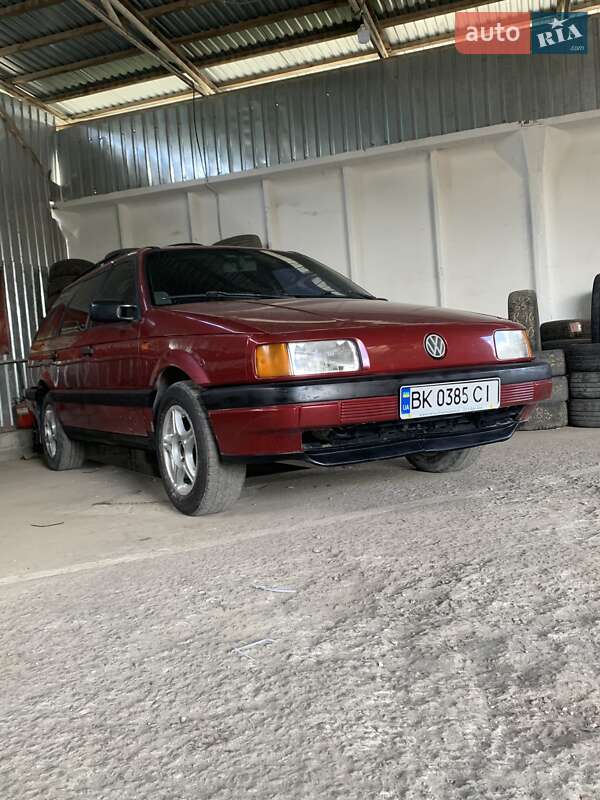 Універсал Volkswagen Passat 1988 в Кременці