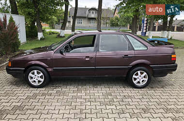 Седан Volkswagen Passat 1992 в Кіцмані